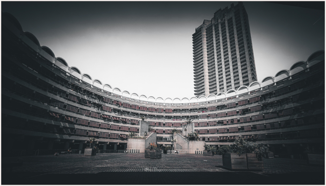 Curved Perspectives (Fiammetta Venner)