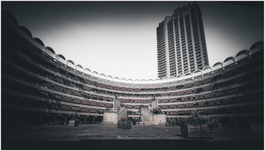 Curved Perspectives (Fiammetta Venner)