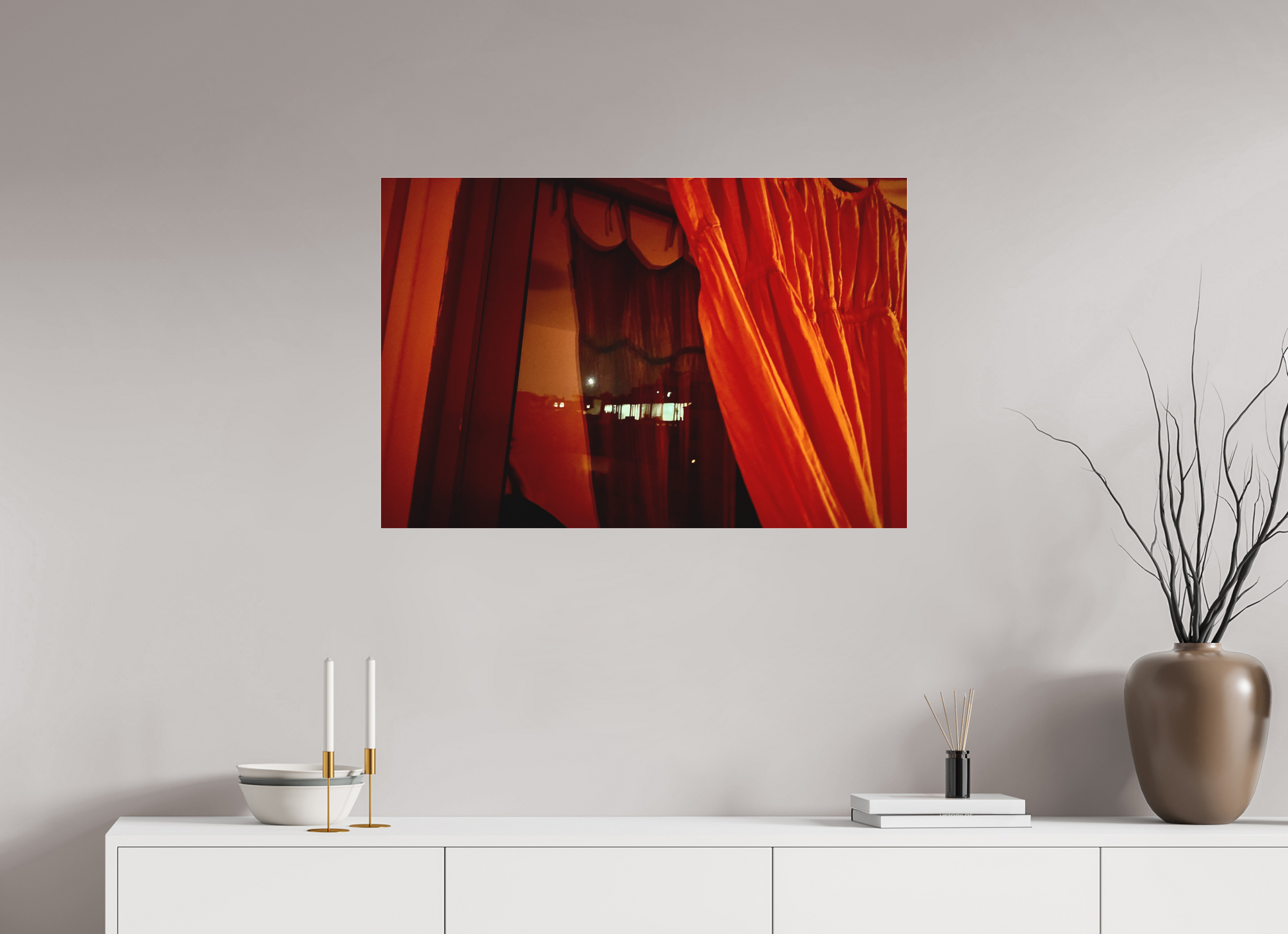 90 x 60 cm, Tirage photo sous Plexi mat Le rideau rouge (Marie Sicard)