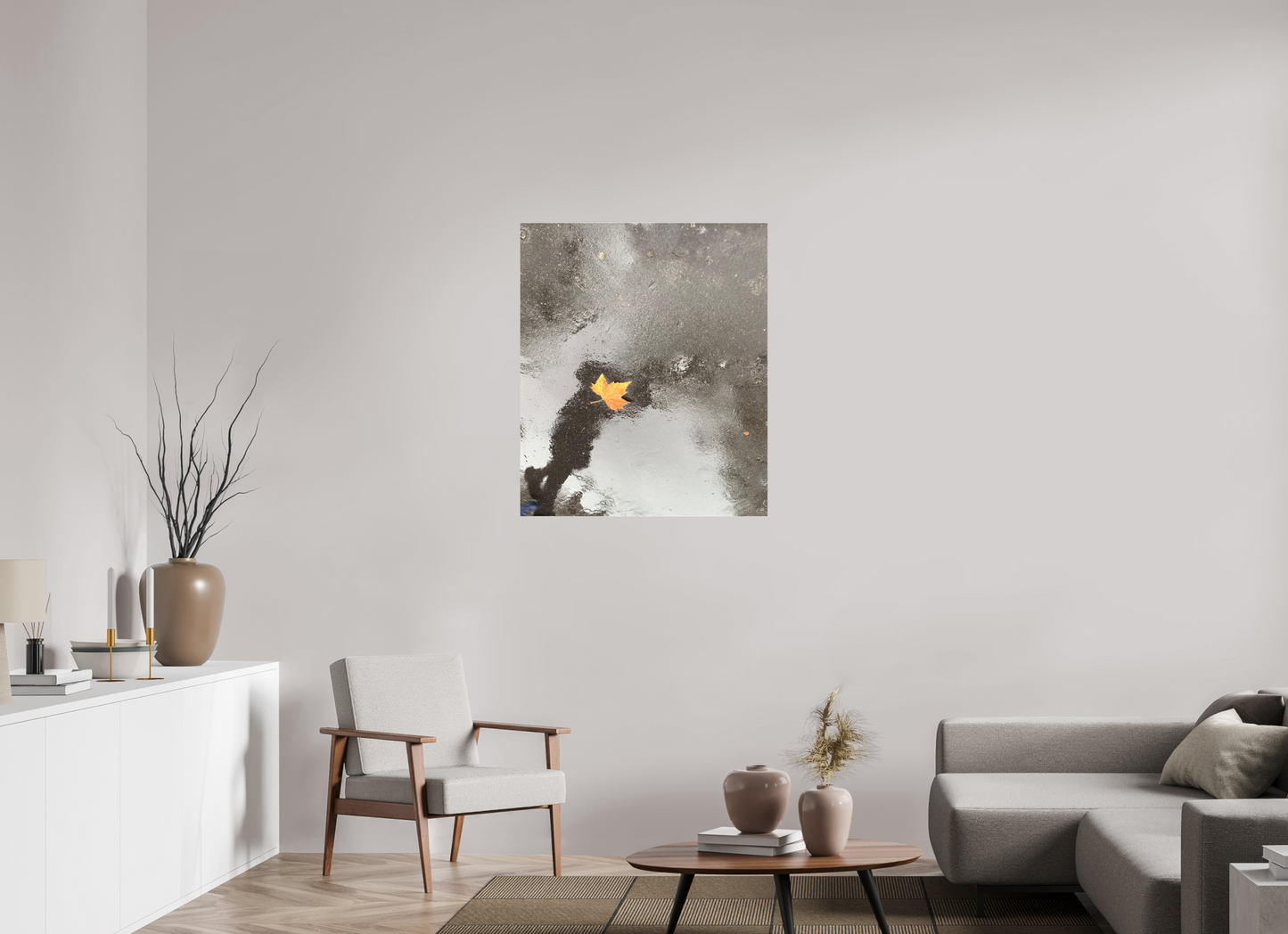 80 x 94,9 cm, Tirage photo sous Plexi mat "La pluie fait des miroirs dans la boue" #2 (Marie Sicard)