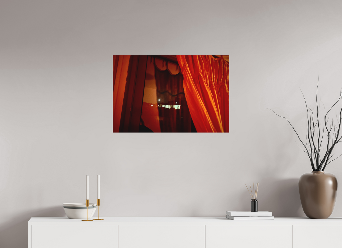 75 x 50 cm, Tirage photo sous Plexi mat Le rideau rouge (Marie Sicard)