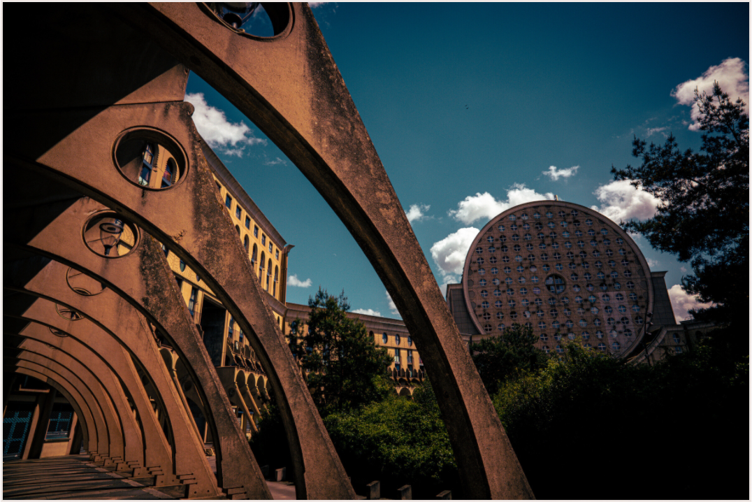 Arches and Sky (Fiammetta Venner)