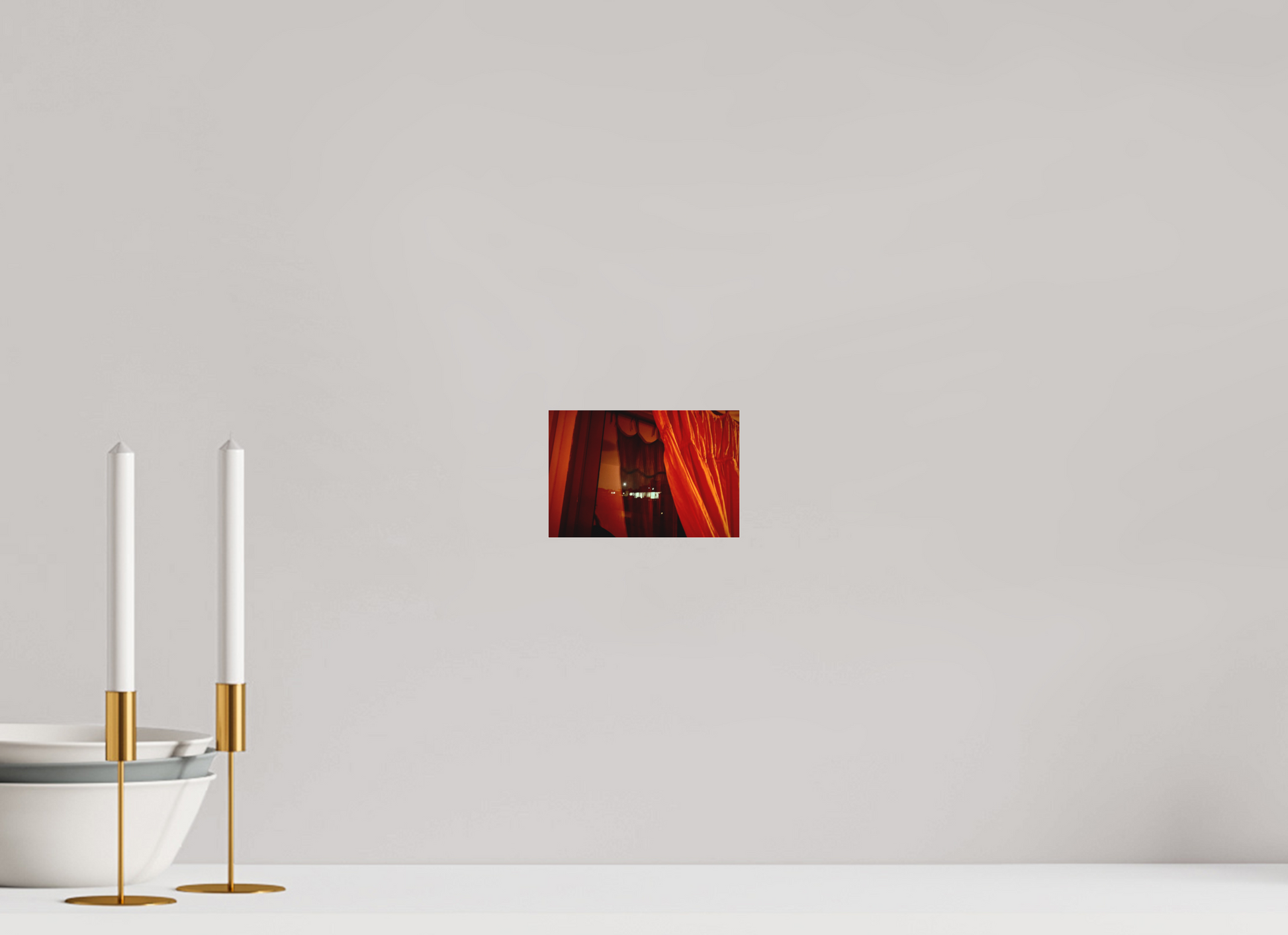 15 x 10 cm, Tirage photo sous Plexi mat Le rideau rouge (Marie Sicard)