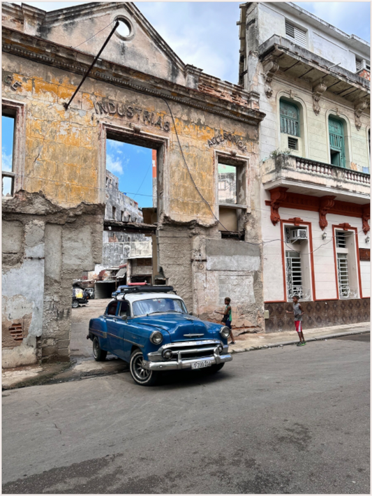 Timeless Elegance on Havana Streets (Fiammetta Venner)