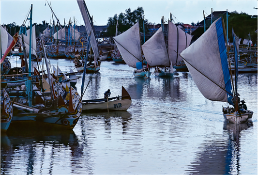 Sails of Tradition (Aline de Nanxe)