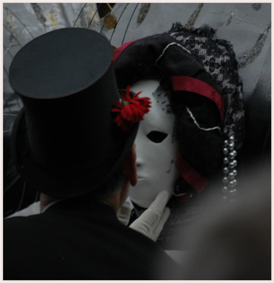 Gothic Elegance (Fiammetta Venner)