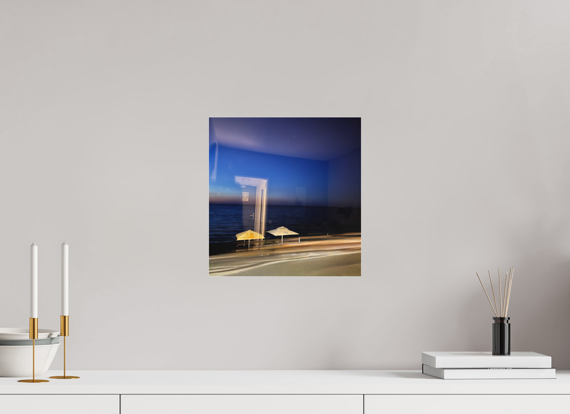30 x 31,3 cm, Tirage photo sous Plexi mat Une chambre sur la mer (Marie Sicard)