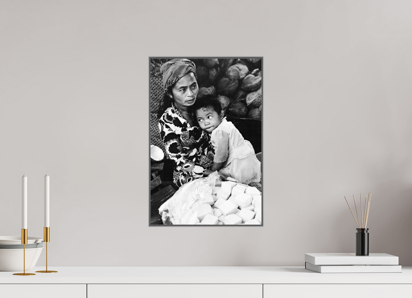 30 x 45 cm, Artbox aluminium argent Indonesia (1978) Photography : © Catherine Deudon / REIA (Catherine Deudon )