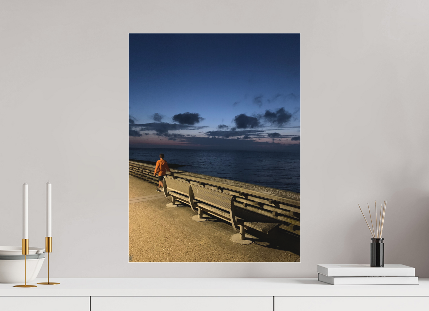 45 x 60 cm, Tirage photo sous Plexi mat L'enfant et la mer (Marie Sicard)