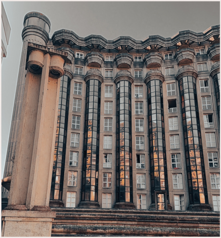 Abraxas detail Facade (Fiammetta Venner)